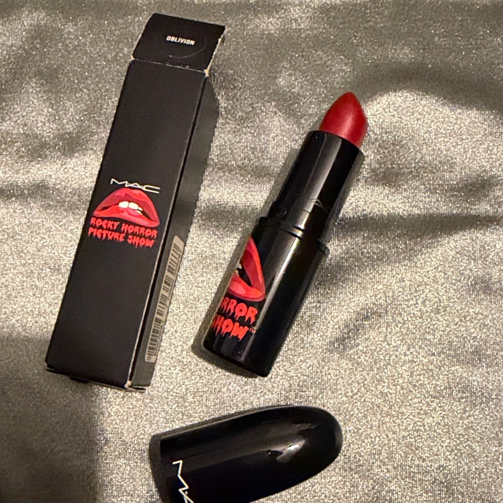 MAC Cosmetics Rocky Horror Picture Show Lipstick Set - Bold Red - Picture 6 of 7